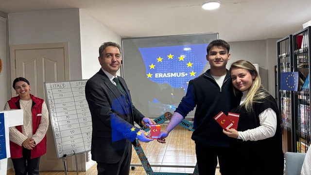 Salıpazarı'nda gençlik projeleri Ulusal Ajans'a sunuldu