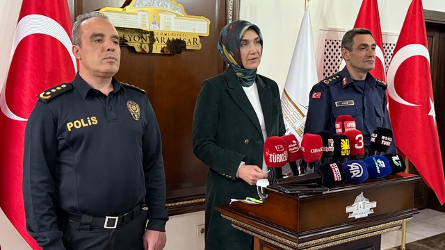 Afyonkarahisar Valisi Yiğitbaşı, aylık basın bilgilendirme toplantısı yaptı