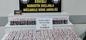 Konya polisinden zehir sevkiyatına darbe: Binlerce hap ele geçirildi