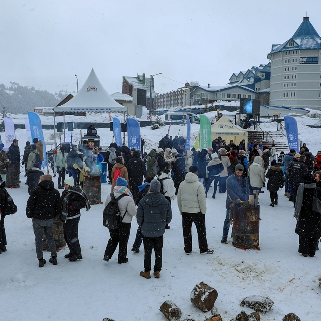 Uludağ zirvesinde gençlik buluşması
