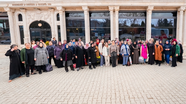 Şehitkamil'den kadınlara moral gezisi
