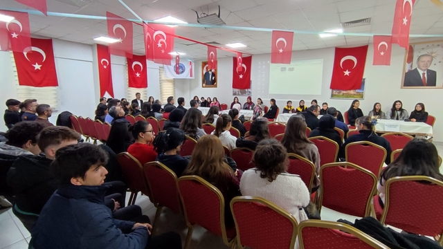 Sarıoğlan'da liselar arası bilgi yarışması düzenlendi