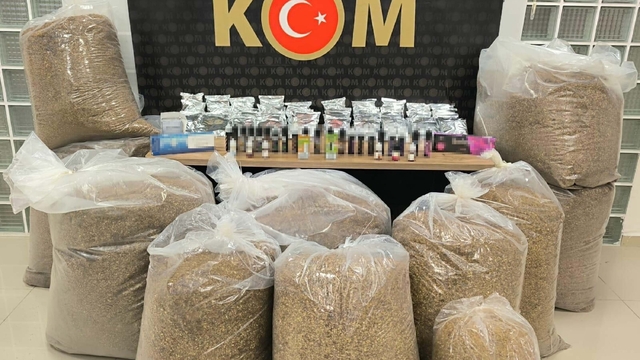 Manisa'da kaçak tütün operasyonu; 5 gözaltı