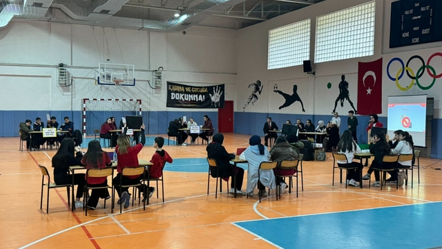 Tosya'da liseler arası bilgi yarışması düzenlendi