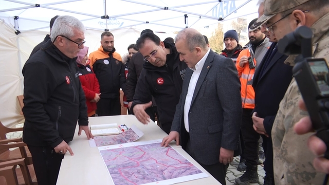 Elazığ'da 4 gündür kayıp; 103 kişiden oluşan ekip her yeri arıyor (2)