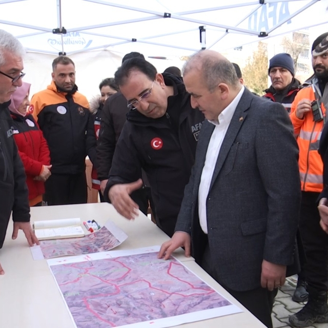 Elazığ'da 4 gündür kayıp; 103 kişiden oluşan ekip her yeri arıyor (2)