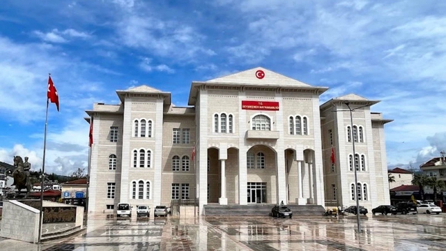 Muğla'da rüşvet soruşturması: Kaymakamın koruma polisi ve şoförü gözaltında