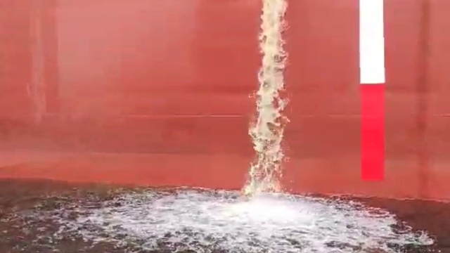 Kirli balast suyunu denize boşaltan gemiye para cezası kesildi