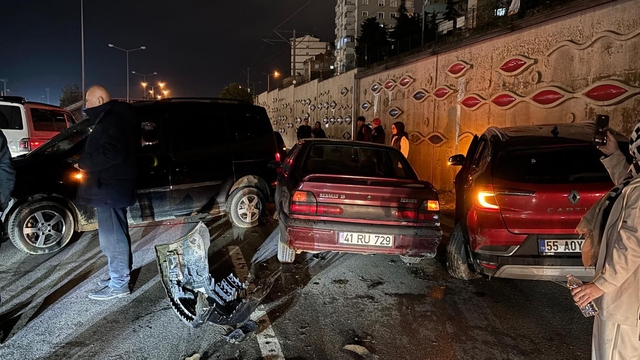 Samsun’da 5 aracın karıştığı zincirleme kaza; 1 yaralı