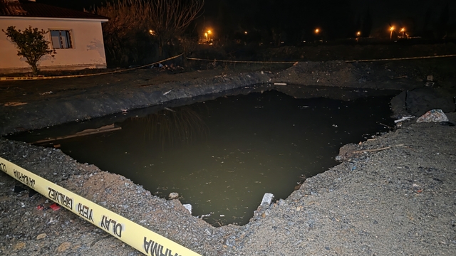 Hatay'da su dolu temelin içindeki toplarını almak isterken düşen 2 kardeş çocuk öldü