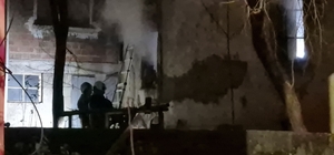 Bartın'da 2 katlı evde yangın paniği
Olay yerine sevk edilen itfaiye ekiple...