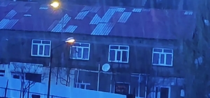 Bitlis'te çakan şimşekler geceyi gündüze çevirdi