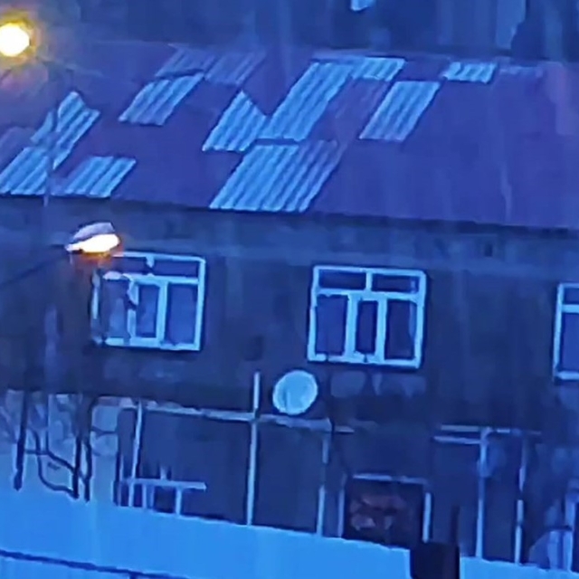 Bitlis'te çakan şimşekler geceyi gündüze çevirdi