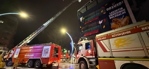 İzmit'te 7 katlı binanın çatısında çıkan yangın söndürüldü
