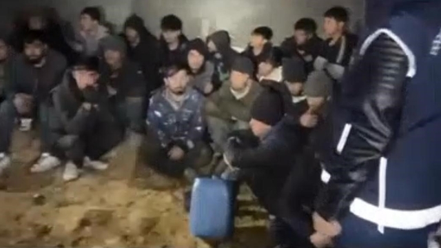 Diyarbakır merkezli göçmen kaçakçılığı operasyonu: 115 düzensiz göçmen yakalandı
