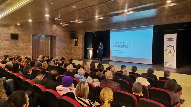 Tekirdağ'da "Ergenlik Problemleri" konulu seminer düzenlendi