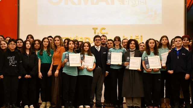 Tekirdağ'da orman sergisine katkı sunan öğretmen ve öğrencilere belge verildi