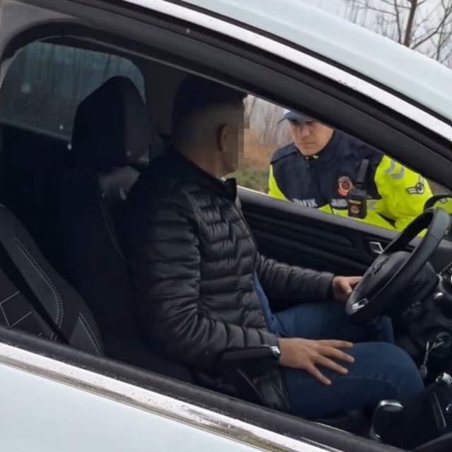 Tokat'ta kemer takmayan sürücüye kibar uyarı