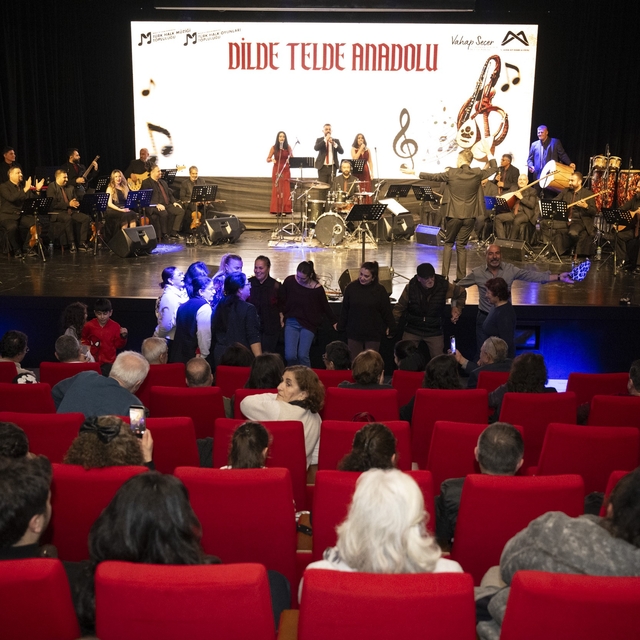 Mersin'de 'Dilde Telde Anadolu' konseriyle türkü rüzgârı esti