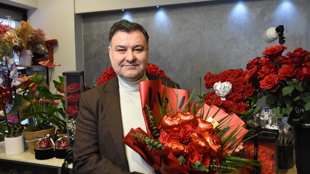 İzmir'de Sevgiler Günü'ne özel 2,5 milyon gül