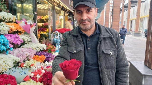 Kayseri'de çiçekçilerde 14 Şubat öncesi erken sipariş mesaisi