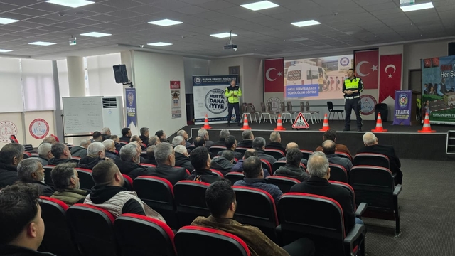 Mardin'de okul servis sürücülerine eğitim verildi