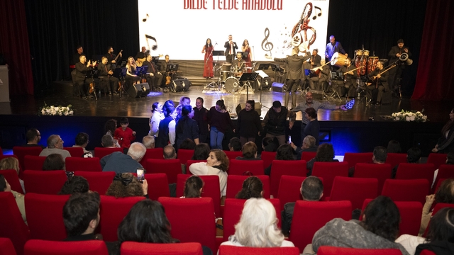 Mersin'de 'Dilde Telde Anadolu' konseriyle türkü rüzgârı esti