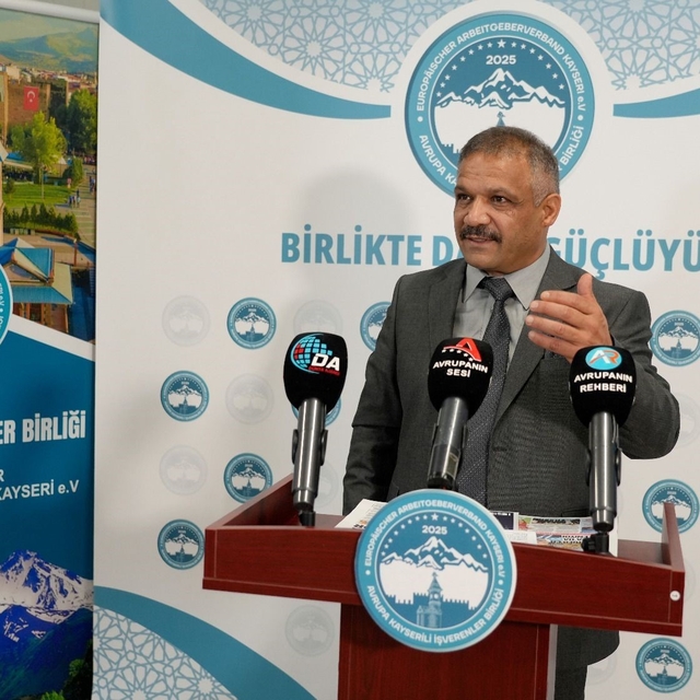 Yeni bakan Çiftçi'ye Avrupa'dan tebrik