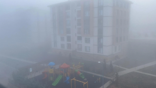 Elazığ'ın yüksek kesimlerinde sis etkili oldu