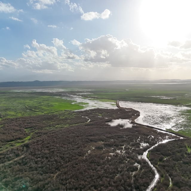 Kuruyan Marmara Gölü'ne yeniden su girişi başladı