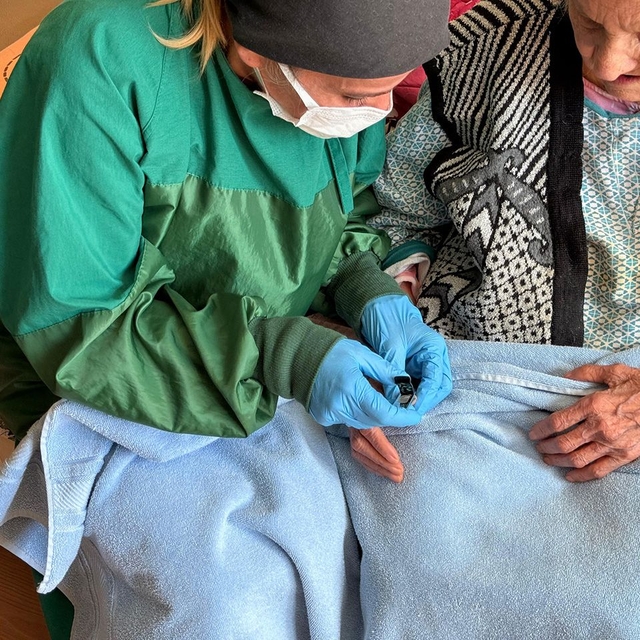 Karabük Belediyesinden yaşlı ve engelli bireylere evde bakım hizmeti