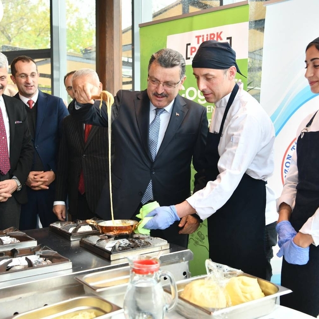 Trabzon mutfağı 'Lezzet Trabzon' kitabıyla kayıt altına alındı