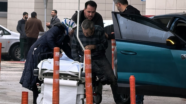 Çatıdan düşen adam yaralandı