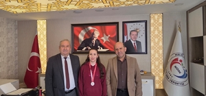 Açık lise öğrencisi Senanur Amuroğlu'ndan tekvandoda il ikinciliği