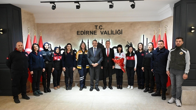 112 Acil Çağrı Merkezi personelinden Vali Sezer'e ziyaret