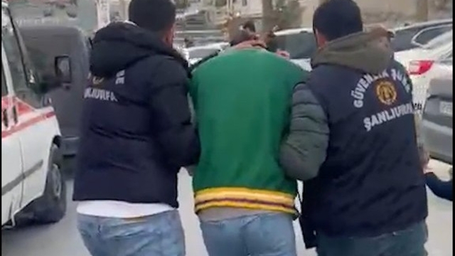 Sanal medyadan Türk bayrağı ve Atatürk'e hakarete 2 gözaltı