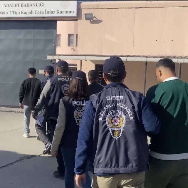 Osmaniye'de sosyal medya üzerinden 410 milyonluk dolandırıcılığa 5 tutuklam...