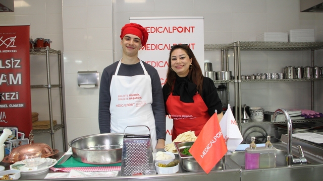 Özel öğrenciler "Birlikte pişirdik, birlikte başardık"  etikliğinde buluştu