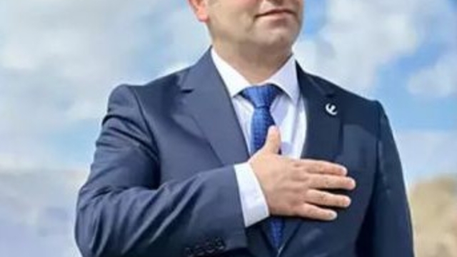 Derecik Belediye Başkanı Hasan Dinç'in başkanlığı düştü