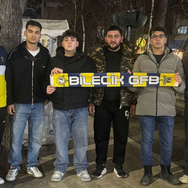Genç Fenerbahçeliler depremzedeleri unutmadılar