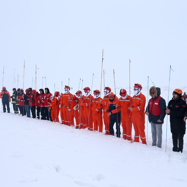 Muş'ta 2 bin 600 rakımlı Kozma Dağı'nda çığ tatbikatı