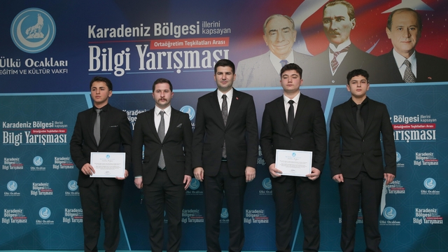 Rize'de Ülkü Ocakları Eğitim ve Kültür Vakfınca bilgi yarışması düzenlendi