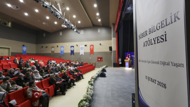 Tazelenme Üniversitesi'ndeki bireylere "dolandırıcılık" semineri düzenlendi