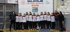 Yozgat'ta 15 ilden 224 sporcunun katılımıyla voleybol müsabakaları başladı