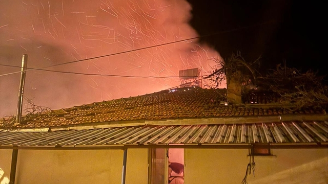 Burdur'da çıkan yangında ev kullanılmaz hale geldi