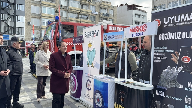 Burdur'da 112 Günü dolayısıyla bilgilendirme standı açıldı
