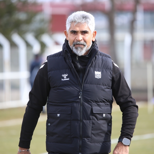 İsmet Taşdemir: "Hedef bu sene zor gibi"
Sivasspor Teknik Direktörü İsmet T...