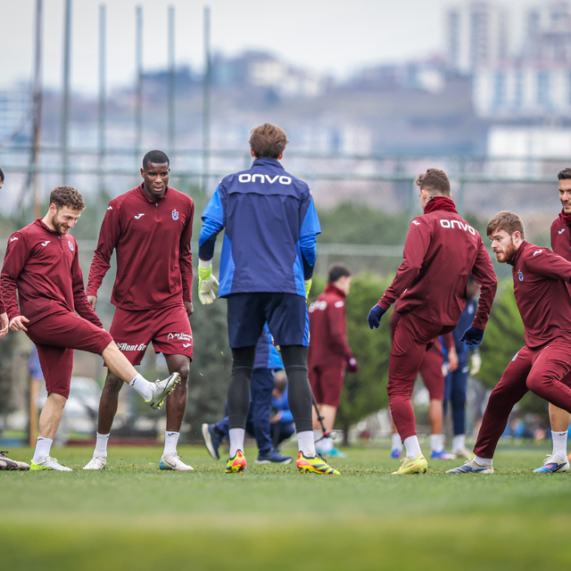 Trabzonspor'da Fenerbahçe maçı hazırlıkları sürüyor
