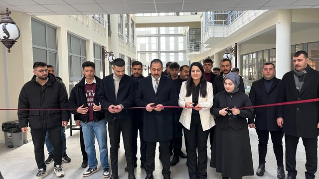 Sivas'ta Ülkü Ocakları geri dönüşüm sergisi açtı