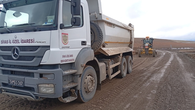 Sivas'ın Gemerek ilçesinde yol düzenleme çalışması başlatıldı